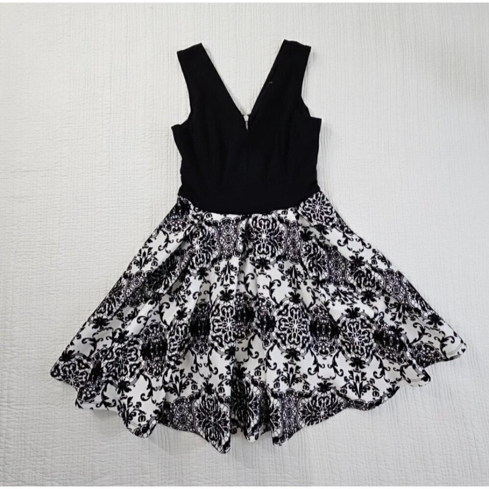 Haute Monde Fit & Flare Dress Women's L Black White Embroidery‎ EUC LN Wimsygoth